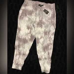 NWT Torrid women’s joggers
